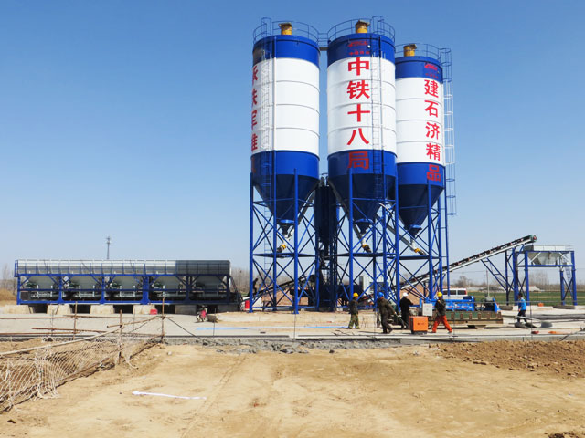 中鐵十八(bā)局穩定土廠拌(bàn)設備